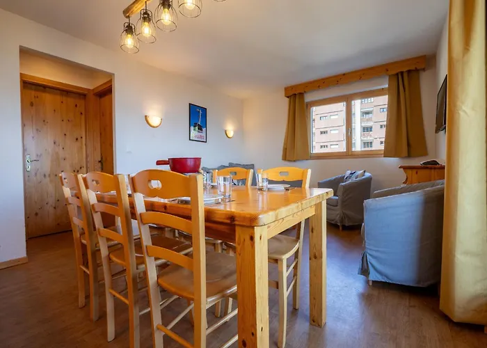 Spacious With View Apartament